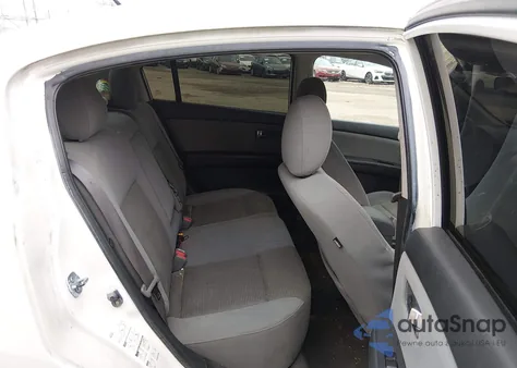 2011 Nissan Sentra 2.0S z USA, uszkodzony, nr VIN 3N1AB6AP9BL634333